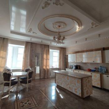 Продается Многокомнатная квартира, 205 м²