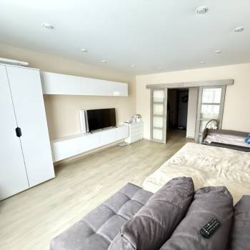 Продается 1-комнатная квартира, 45 м²