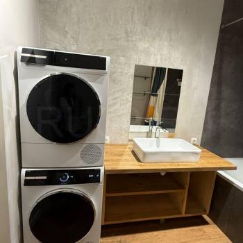 Продается 3-х комнатная квартира, 200 м²