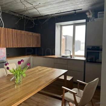 Продается 3-х комнатная квартира, 200 м²