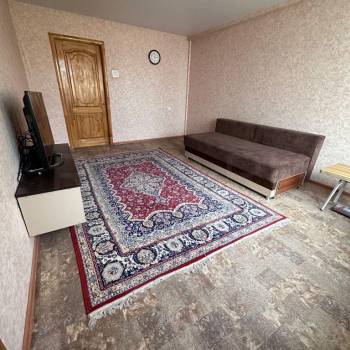Продается Многокомнатная квартира, 57 м²
