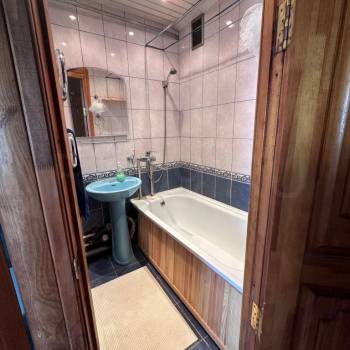 Продается Многокомнатная квартира, 57 м²