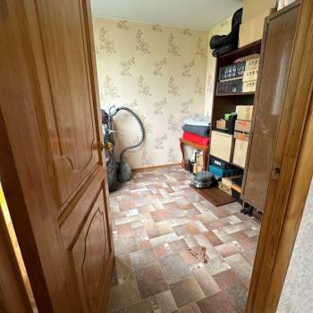 Продается Многокомнатная квартира, 57 м²