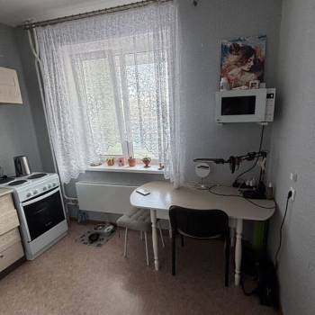 Продается 1-комнатная квартира, 37 м²