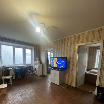 Продается Многокомнатная квартира, 60 м²
