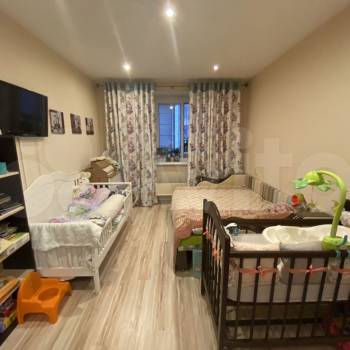 Продается 1-комнатная квартира, 52,4 м²