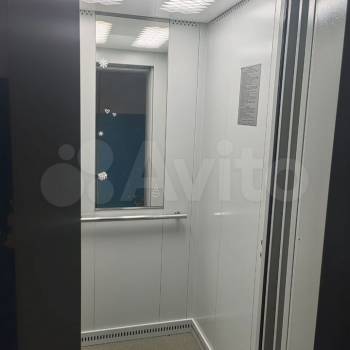 Продается Многокомнатная квартира, 77 м²