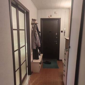 Продается Многокомнатная квартира, 77 м²