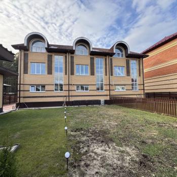 Продается Дом, 205 м²