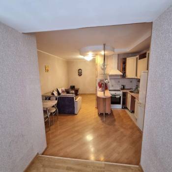 Продается 2-х комнатная квартира, 56 м²