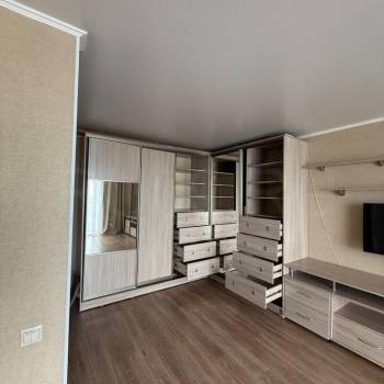 Продается 1-комнатная квартира, 40 м²