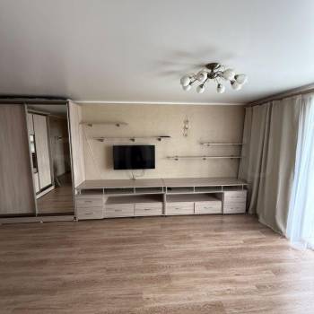 Продается 1-комнатная квартира, 40 м²