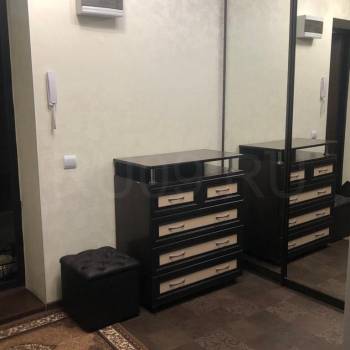 Продается 1-комнатная квартира, 35 м²