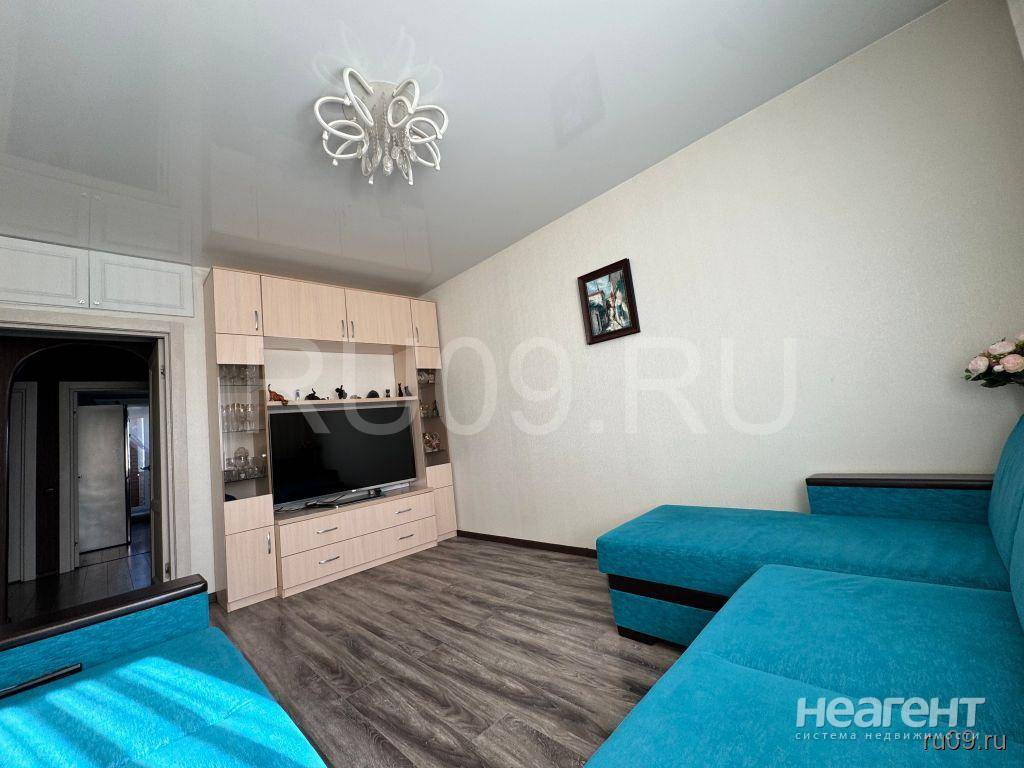 Продам 3-х к квартиру, Белое озеро (переулок Макушина)