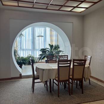 Продается 3-х комнатная квартира, 132 м²