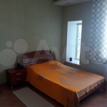 Продается 3-х комнатная квартира, 132 м²