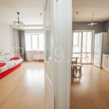Продается 1-комнатная квартира, 42 м²