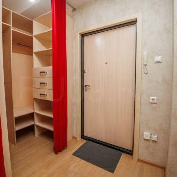 Продается 1-комнатная квартира, 42 м²