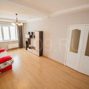 Продается 1-комнатная квартира, 42 м²