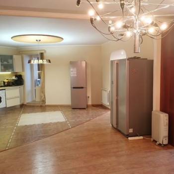 Продается 2-х комнатная квартира, 103,7 м²