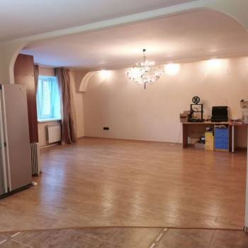 Продается 2-х комнатная квартира, 103,7 м²