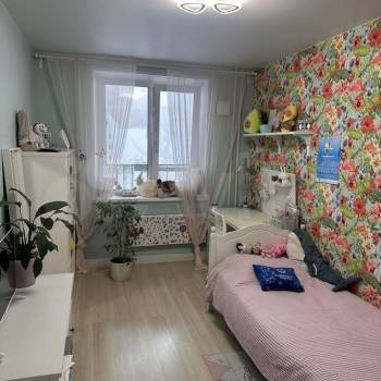 Продается Многокомнатная квартира, 84 м²