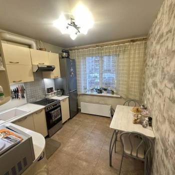 Продается Многокомнатная квартира, 71 м²