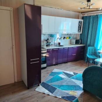 Продается Многокомнатная квартира, 77 м²