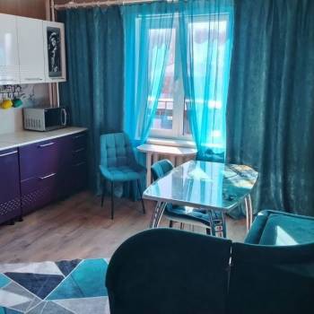 Продается Многокомнатная квартира, 77 м²