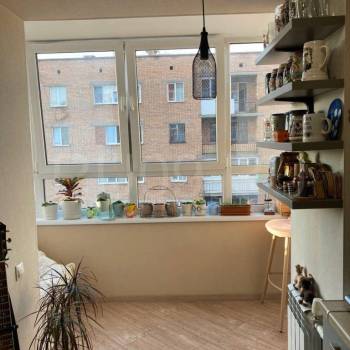 Продается 1-комнатная квартира, 79 м²
