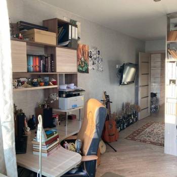 Продается 1-комнатная квартира, 79 м²