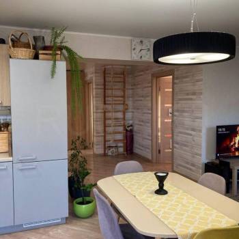 Продается 1-комнатная квартира, 79 м²