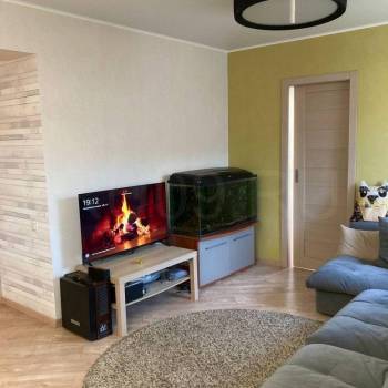 Продается 1-комнатная квартира, 79 м²