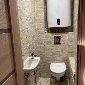 Продается 1-комнатная квартира, 79 м²