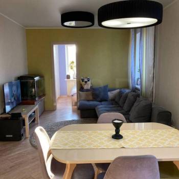 Продается 1-комнатная квартира, 79 м²