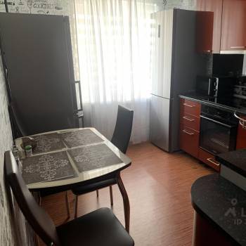 Сдается Многокомнатная квартира, 60 м²