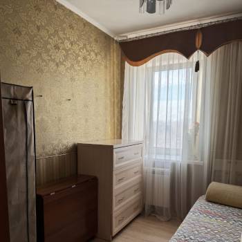 Продается Многокомнатная квартира, 70,9 м²