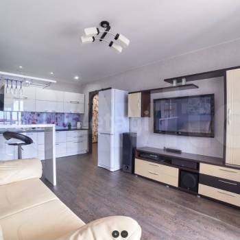 Продается 2-х комнатная квартира, 60 м²