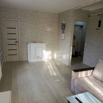 Продается 1-комнатная квартира, 37 м²