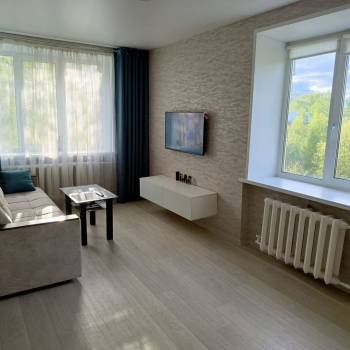 Продается 1-комнатная квартира, 37 м²