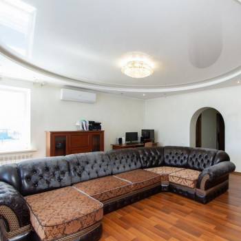 Продается 2-х комнатная квартира, 106,9 м²