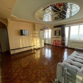 Продается 1-комнатная квартира, 38 м²