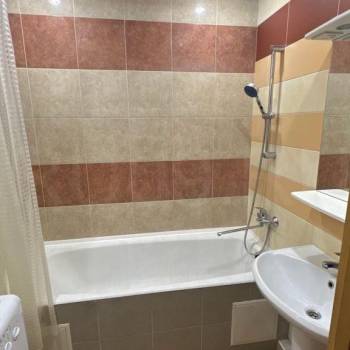 Сдается 1-комнатная квартира, 42 м²