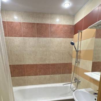 Сдается 1-комнатная квартира, 42 м²