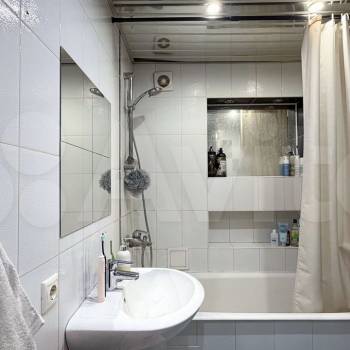 Продается 1-комнатная квартира, 42 м²
