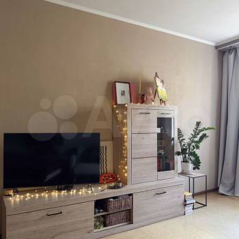 Продается 1-комнатная квартира, 42 м²