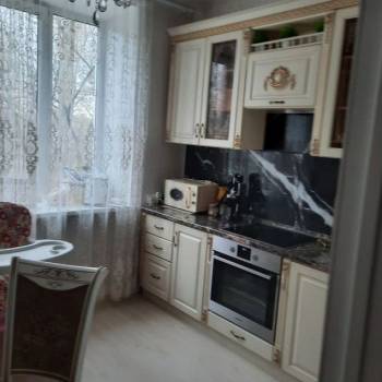 Продается 1-комнатная квартира, 73,2 м²