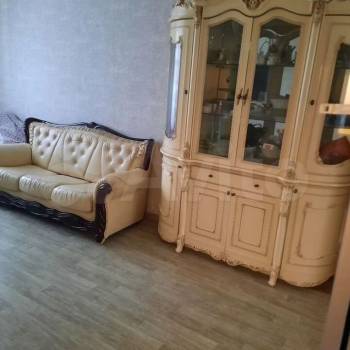 Продается 1-комнатная квартира, 73,2 м²