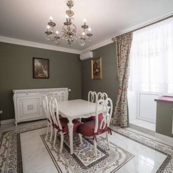 Продается 3-х комнатная квартира, 158 м²