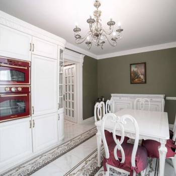Продается 3-х комнатная квартира, 158 м²